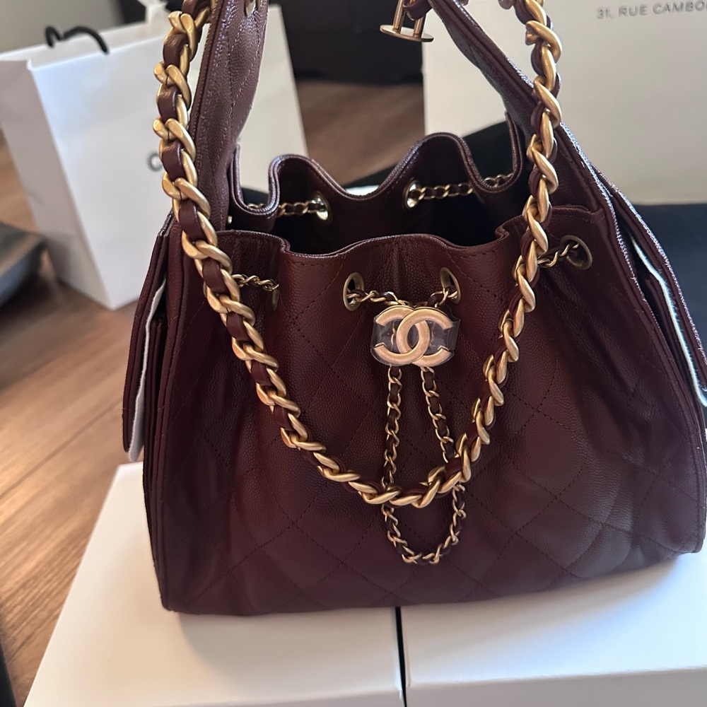 ❌SOLD❌Chanel 25 Small Handbag S25 Brown Grained Calfskin – Fresh from Boutique - Picture 4 of 16